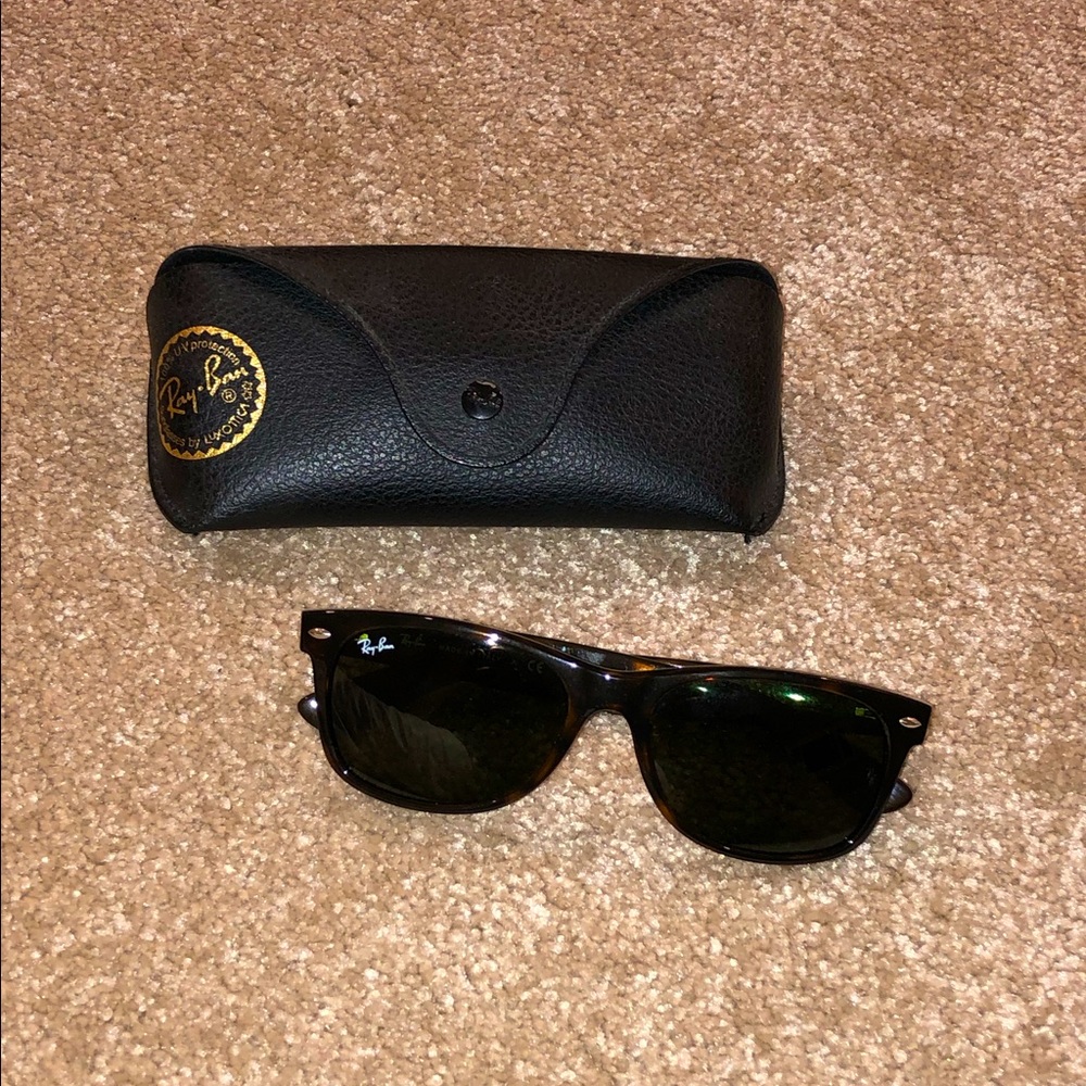 Authentic Ray-Ban New Wayfarer Sunglasses